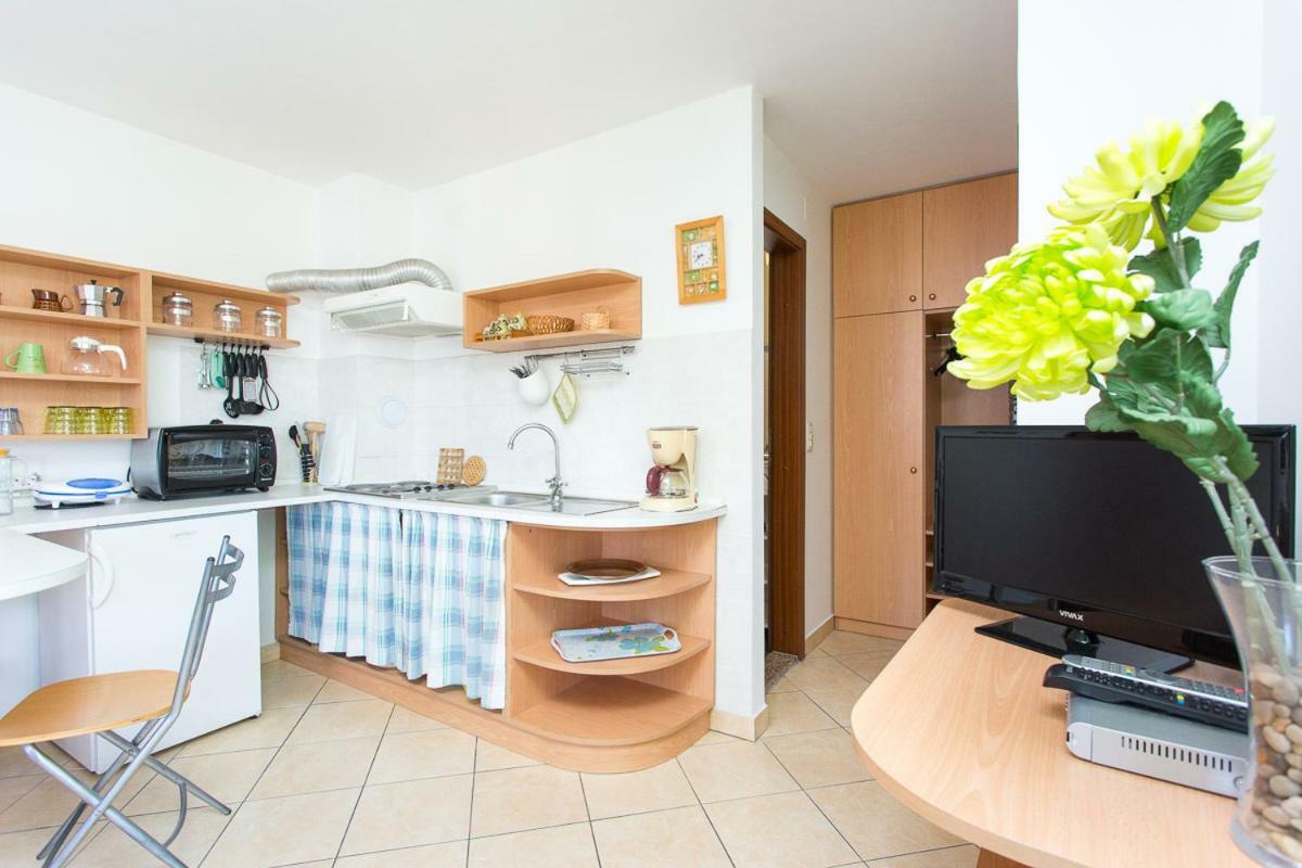 1-Bedroom Apartment With Loggia In Punat Island Krk 외부 사진